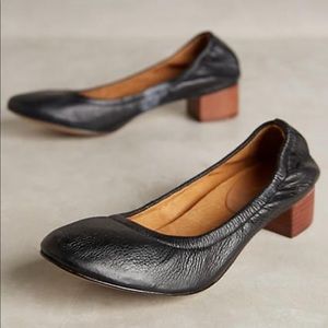 Jasper & Jeera Gilen Black Leather Wooden Heel 6